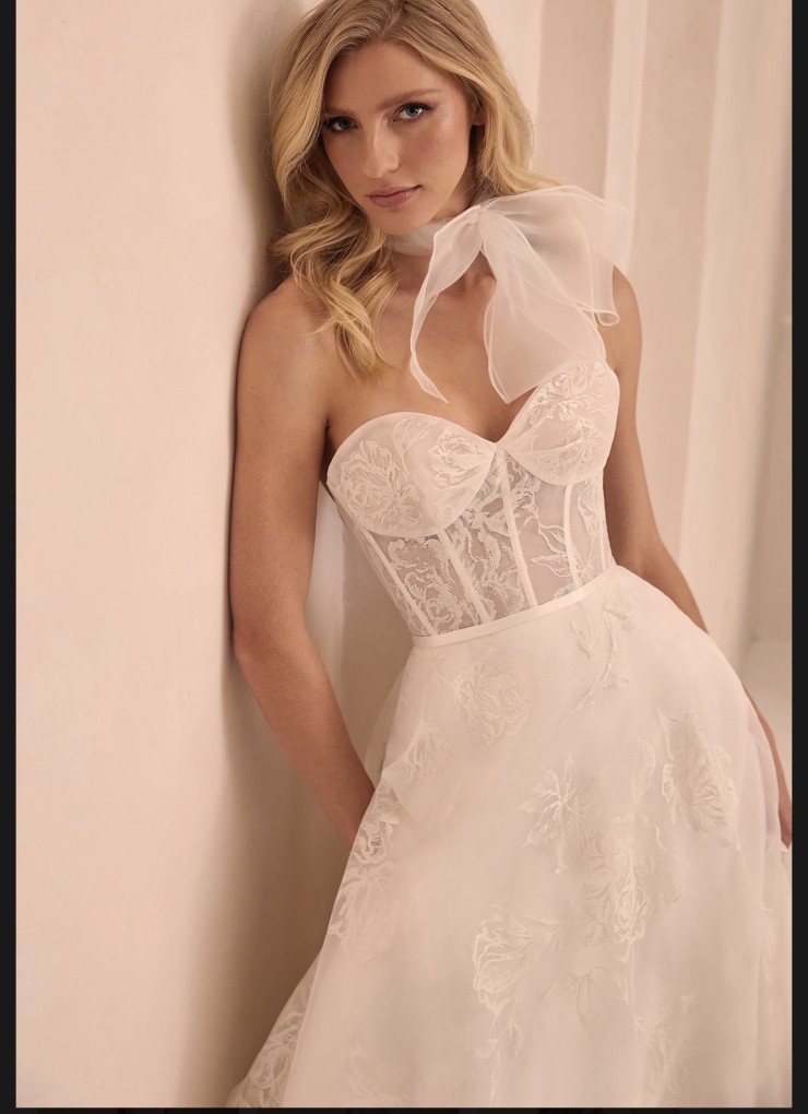 Paloma Blanca M2507 Default Thumbnail Image