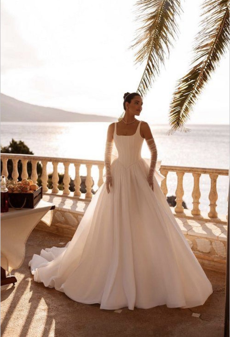 Demetrios 8253 Default Thumbnail Image